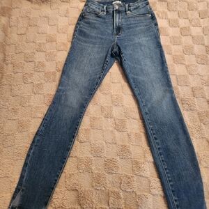 ***SOLD***Good American Women's Skinny Jeans in Blue
